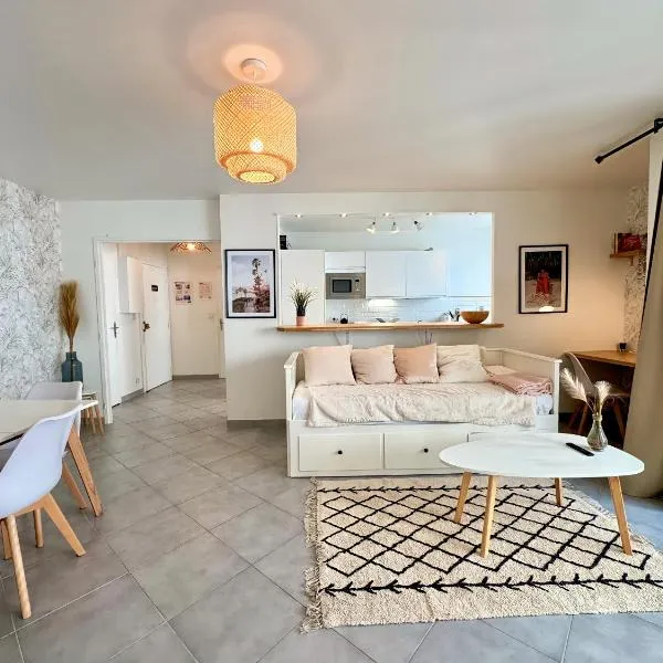 Appartement Gratte-Ciel 4p Chek in H24, hotel a Villeurbanne