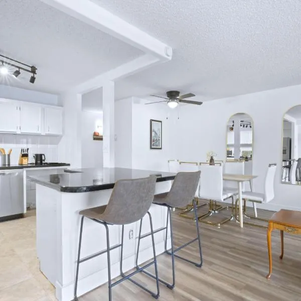 Stylish Suite at Stampede w Free Parking and AC, hotel en Calgary