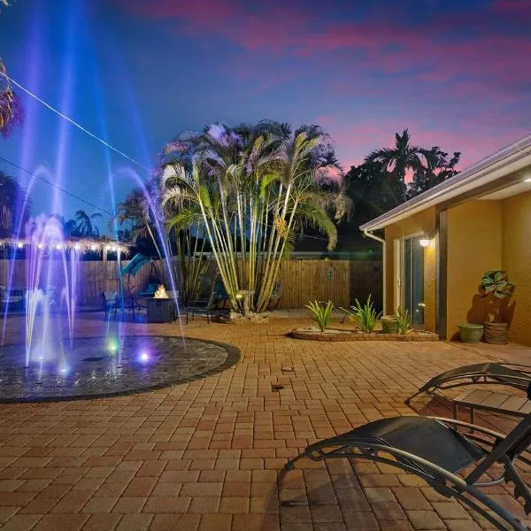 Coastal Villa W Amazing Courtyard - Splash Pad!, hotel in Sarasota