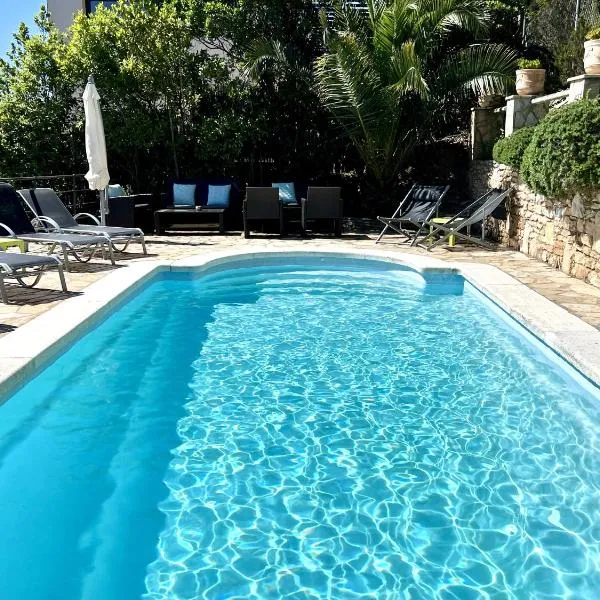 Espectaculares vistas al mar en chalet con piscina, khách sạn ở Begur