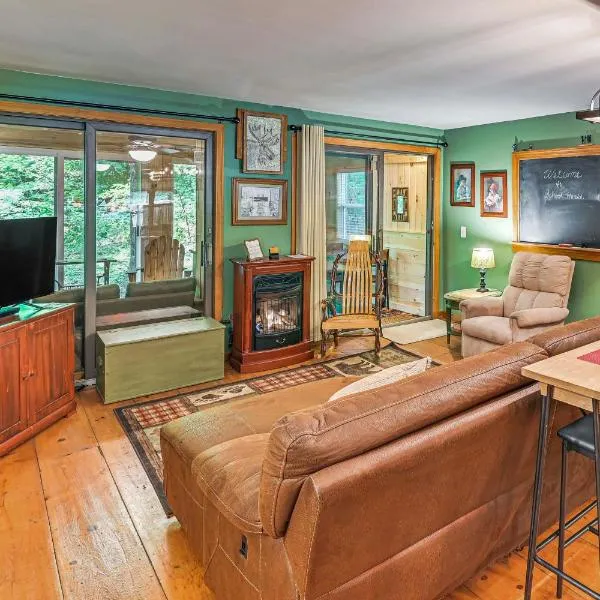 Cottage Less Than 8 Mi to Gore Mountain in Bakers Mill!, hotel in Bakers Mills