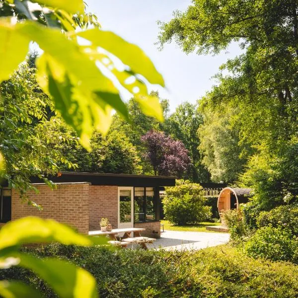 Boshuisje Rekem - Alma with private sauna, hotel v destinácii Lanaken