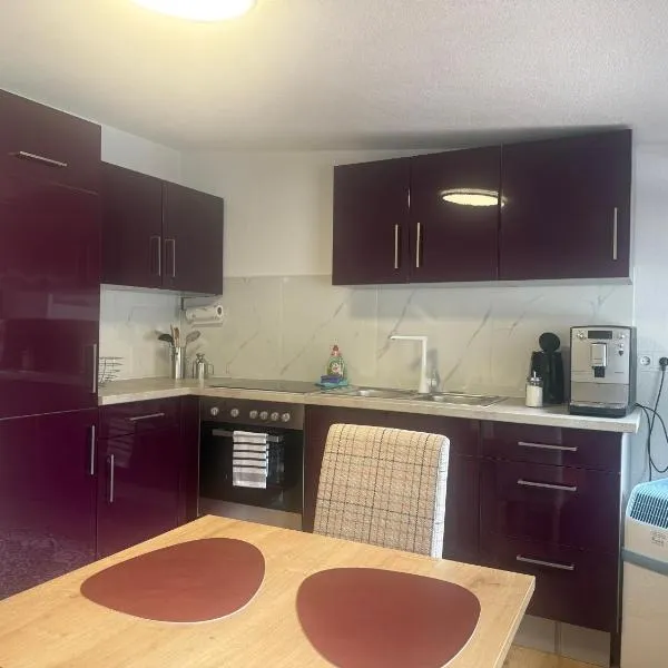 Ferienwohnung für Gruppen oder Familien, hotel in Schönwies