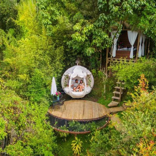 Levit Glamping - Hotel Guatapé Peñol, hotel in Guatapé