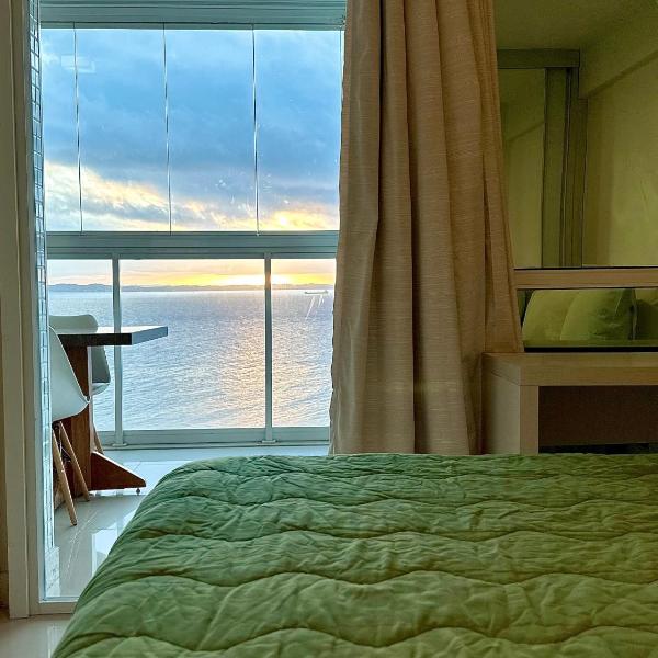 Excepcional Apartamento Vista Mar -Cloc Por do Sol na praia, frete Mar - Foto 2