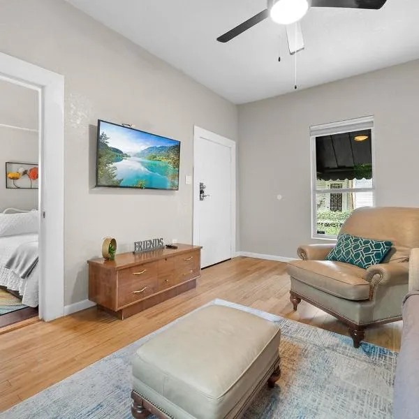 6 min from River center mall and hospital, hotel en San Antonio