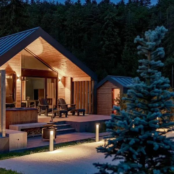 Uphill Spa Chalets, hotel in Bran
