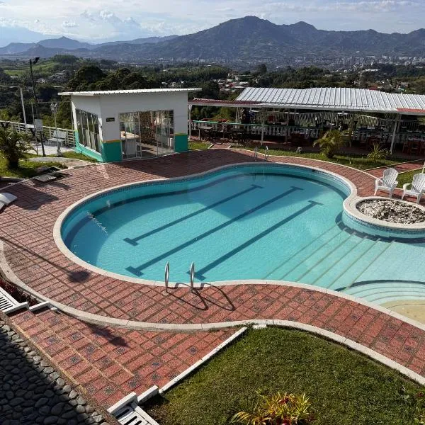 Aero Glamping Hotel Pereira, hotel en Pereira