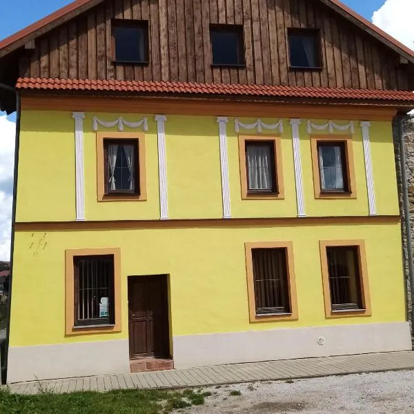 Penzion Toliar, hotel ve Vrbově