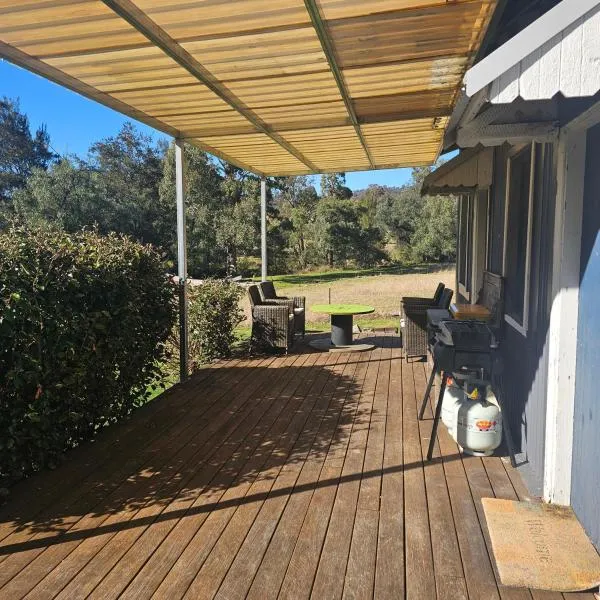 Pepperina FarmStay & Bird Sanctuary, hotelli kohteessa Bendemeer
