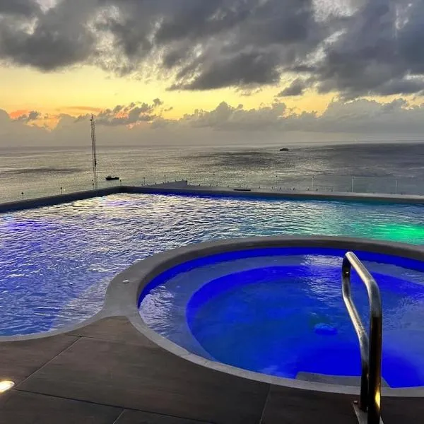 Modern studio in a waterfront building, hôtel à Cozumel