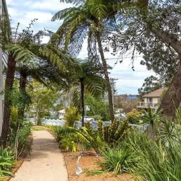 Bowen View - pet-friendly home near Hyams Beach, hotel in Hyams Beach