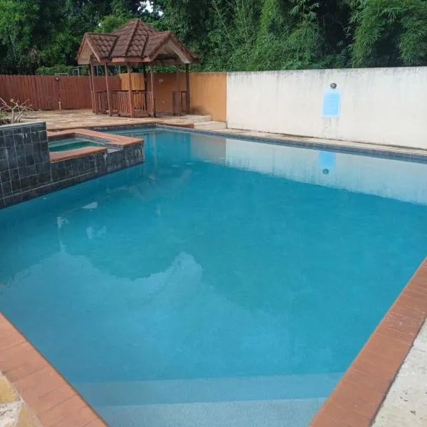 Embassy Royale, hotel di Kingston