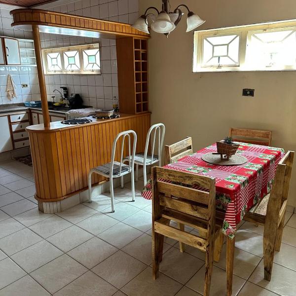 Casa inteira - ótima localização - Foto 4