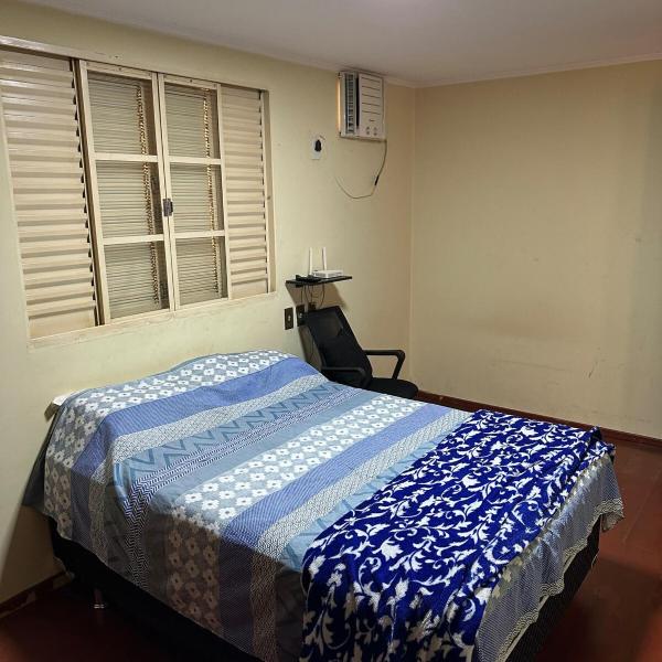 Casa inteira - ótima localização - Foto 2