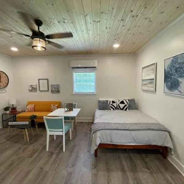 Beautifully Renovated Studio 2 Miles From Marina!, hotel en Winchester