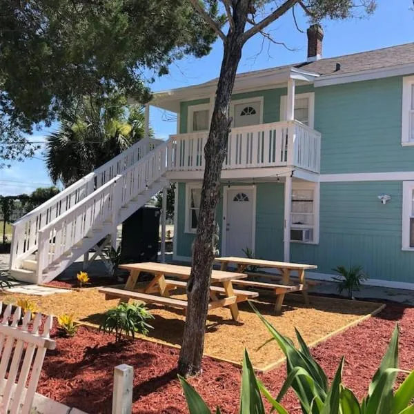 Pets Ok! Steps To Ocean Center Walk To Beach!, hotel in Daytona Beach