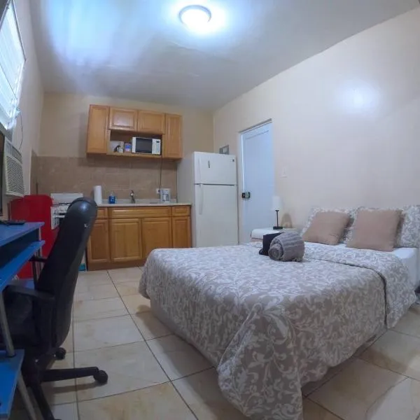 Wifi, Workspace , Perfect Location & Parking, hotel in Ponce
