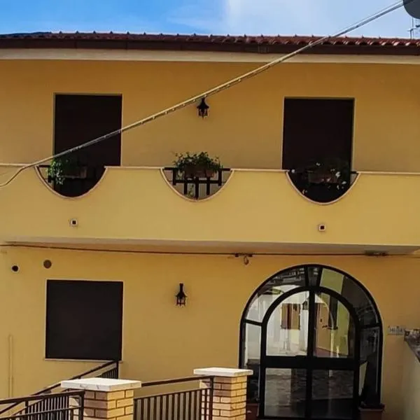 Casa Sandra, ξενοδοχείο σε Semivicoli