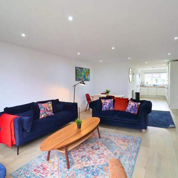 London Mitcham Beautiful Three Bedroom House, hotel v destinácii Mitcham