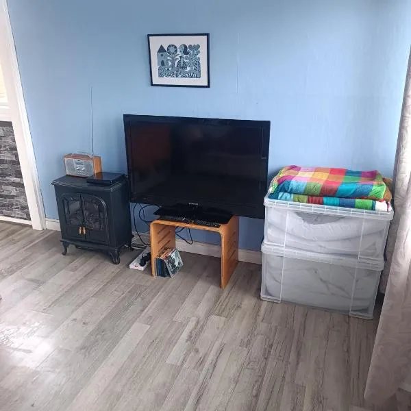 Chalet 281 Golden Sands Holiday Park, hotel in Withernsea