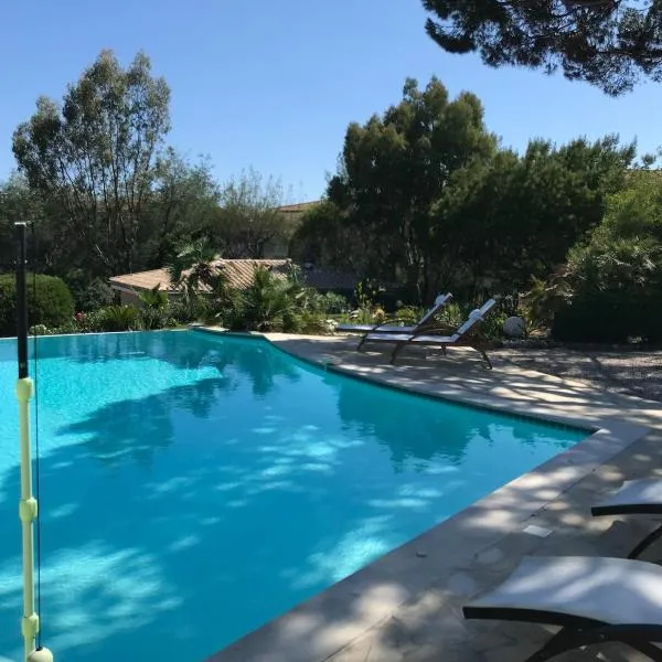 Le lagon Bleu suite 5 étoiles villa Côté Cœur، فندق في لي إيسامبر