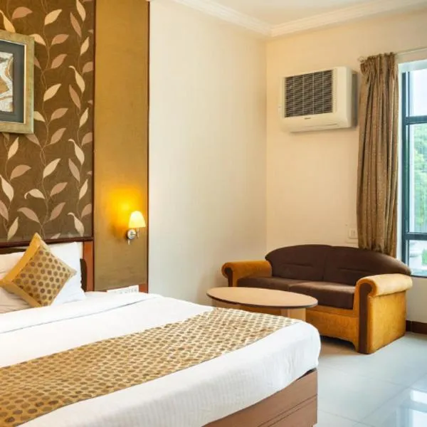 Hotel Royal Palace Jalgaon, hotel Jālgaon városában 