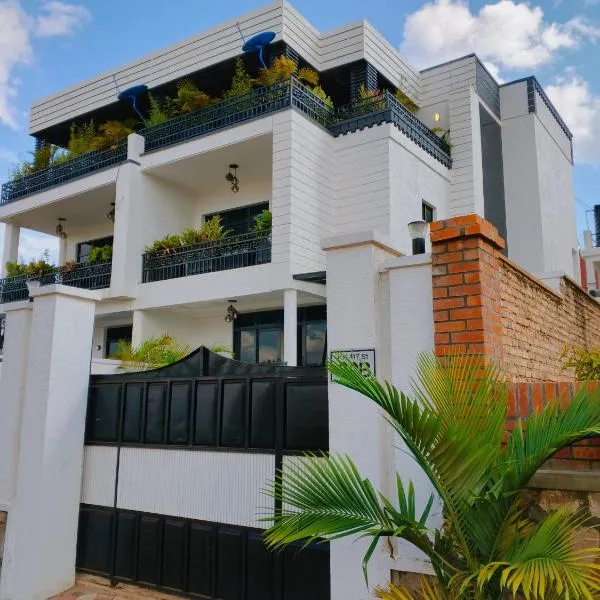 KIGALI WHITE HOMEs AND ROOFTOP VIEW, hotel v destinaci Kigali