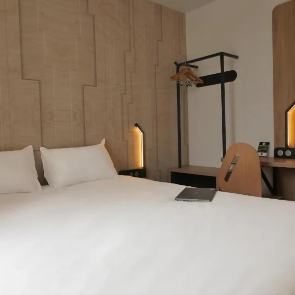 B&B HOTEL Carcassonne Rocadest La Cité, hotel em Carcassonne