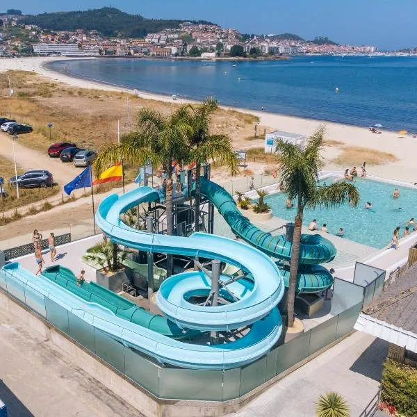 Camping Bayona Playa, hotel in Sabaris