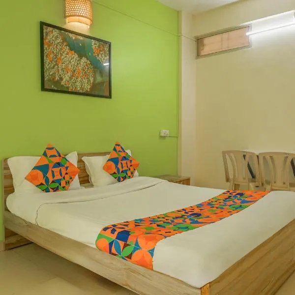FabHotel Saraswati Niwas, hotel a Pune