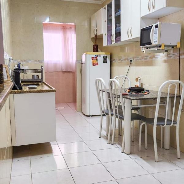 Apartamento a 100m da Praia com Ar condicionado e churrasqueira - Foto 3