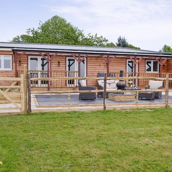 Cedar Lodge، فندق في Herstmonceux