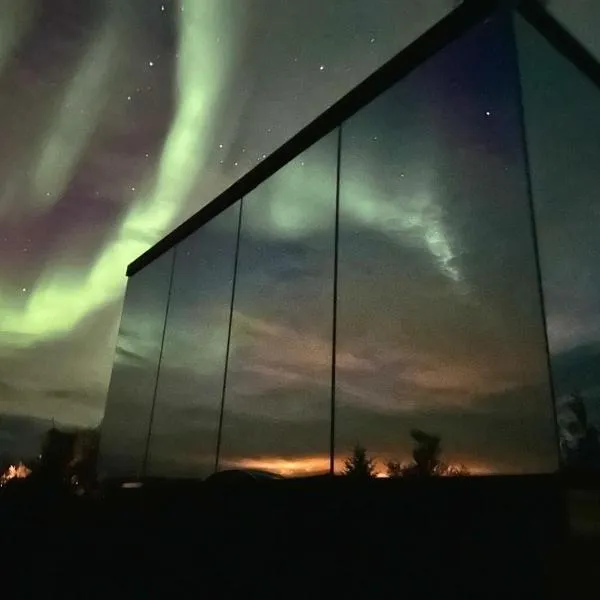 Nest Retreat Iceland, hotel in Hella