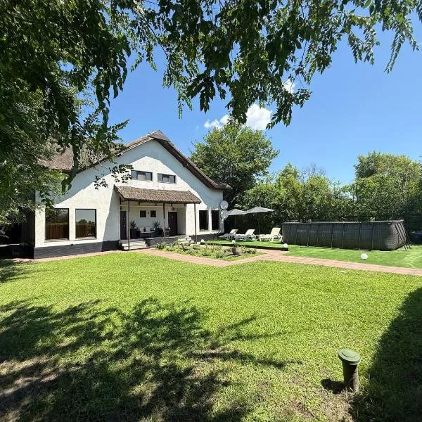 Vila CAMA, hotel em Crisan