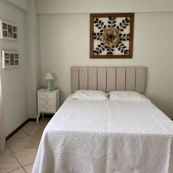 Apartamento com piscina a poucos passos da praia - Foto 2