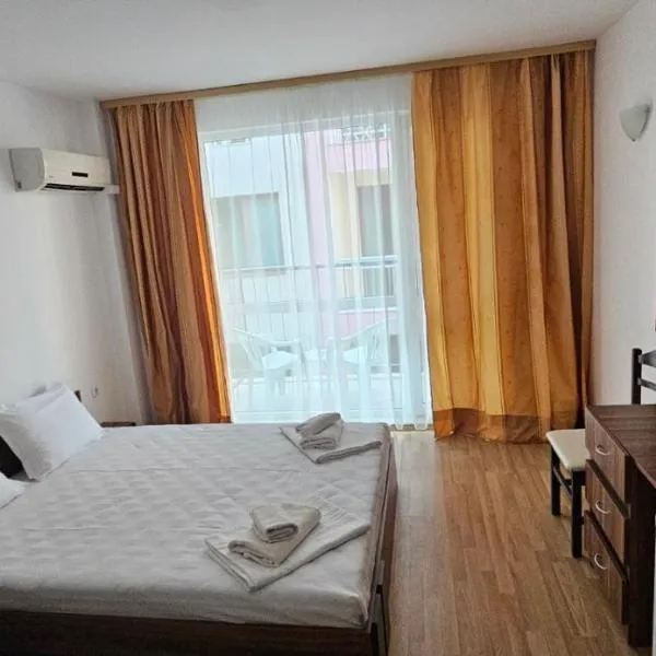 Библиотеката, hotel a Pomorie