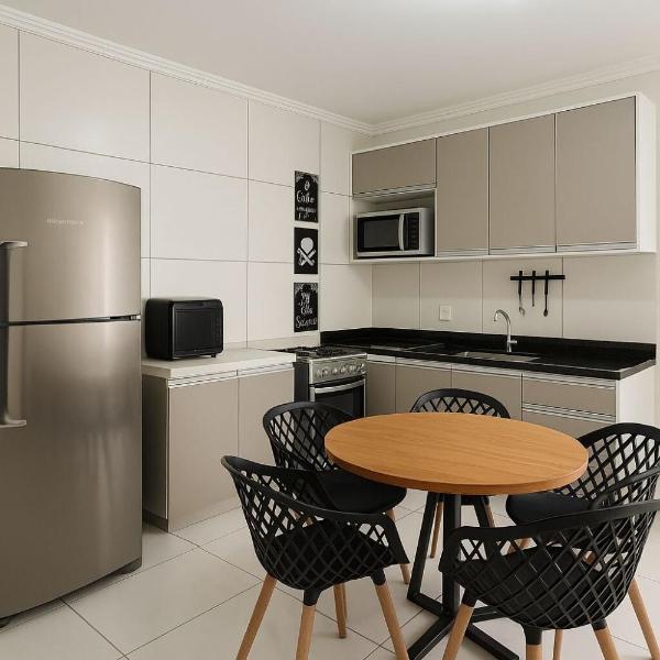 Casa com 2 Quartos Climatizados e Garagem - Foto 4