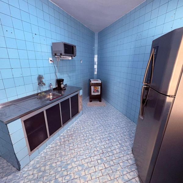 Casa de fundo de 2 quartos para 8 solteiros ou 10 se 2 na cama de casal - Foto 2