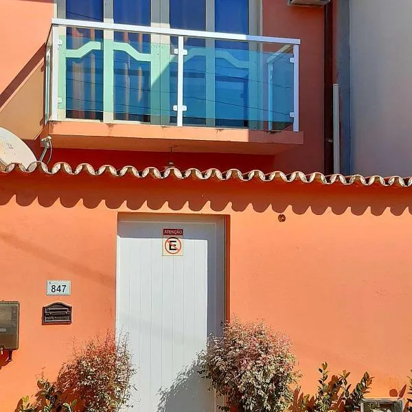 CASA Pé NA AREIA PARATY com AC, smartv, wi fi, churrasqueira e máquina de lavar, hotel in Paraty