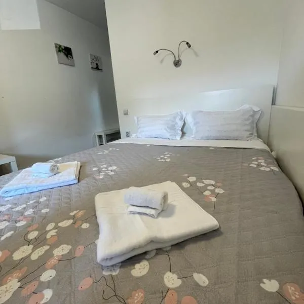 Marisah Residence #10, hotel in Odăile
