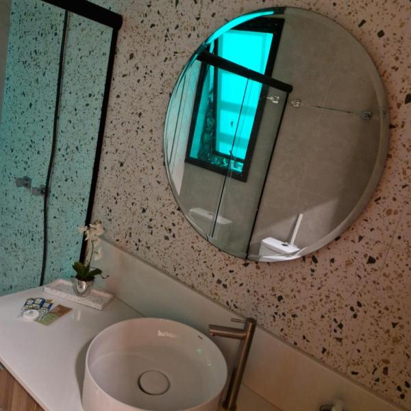 Suíte tripla com vista piscina em casa familiar de luxo em Itaipu - Foto 3