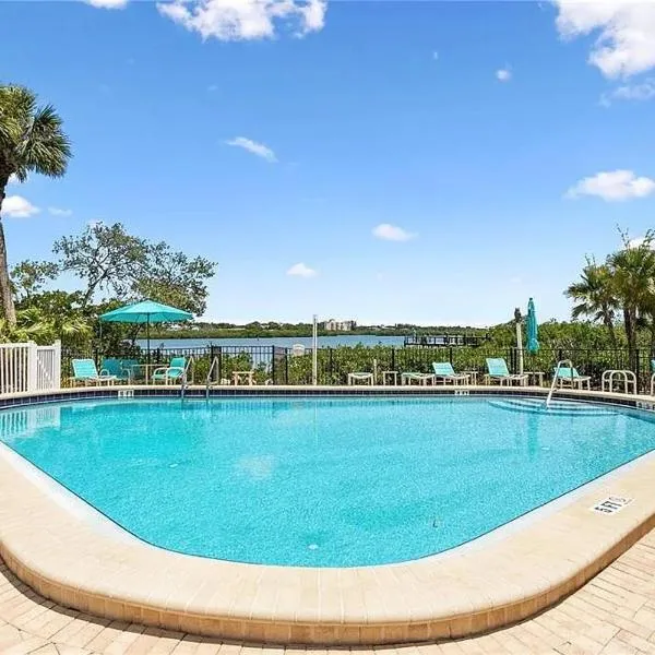 Oceanview - Pool - Game Room - Steps to Beach - Sleeps 8, hotel en Clearwater Beach