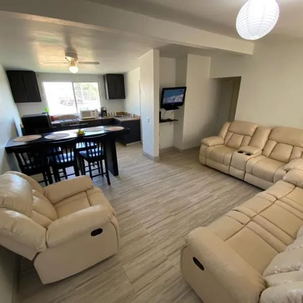 Family Apartment & Free Parking!, hotel in Rosarito Beach
