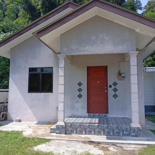 Homestay Idaman B B with 2 room aircond 2 Quen Bed and Not Sharing Room -Privacy, hotel in Kuala Terengganu