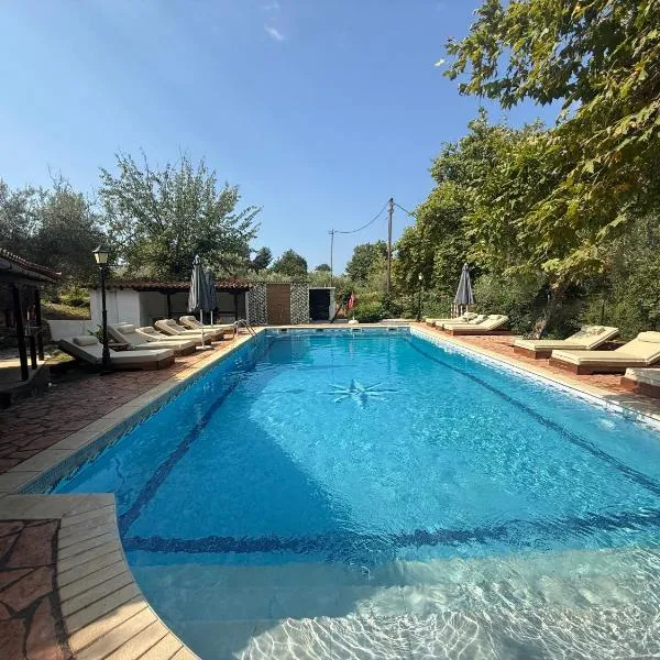 Makis House, hotel in Nikiti