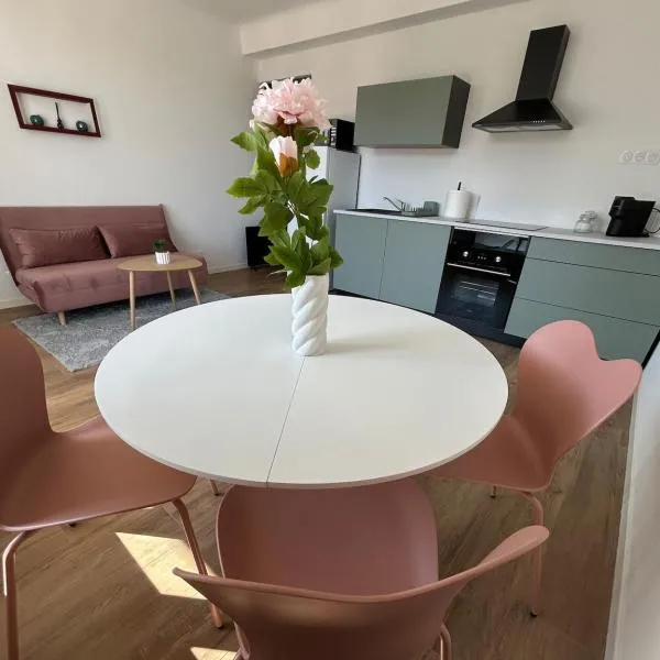 Le Romane-appartement calme et confort-15 minutes à pied de l hyper centre-parking gratuit, khách sạn ở Ajaccio