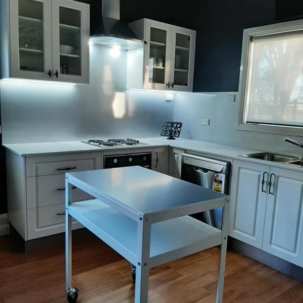 Maple Leaf Cottage, hotell sihtkohas Dubbo