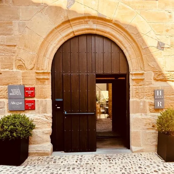 Santa María Briones, hotel in Briones