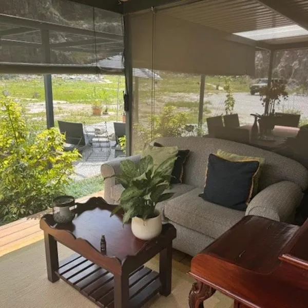 Plumbago Guest House, hotel in Hazyview